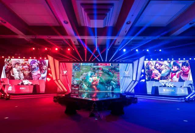 JDG赛后返图：Ruler／Missing互相击掌，Knight与Kanavi握手庆祝